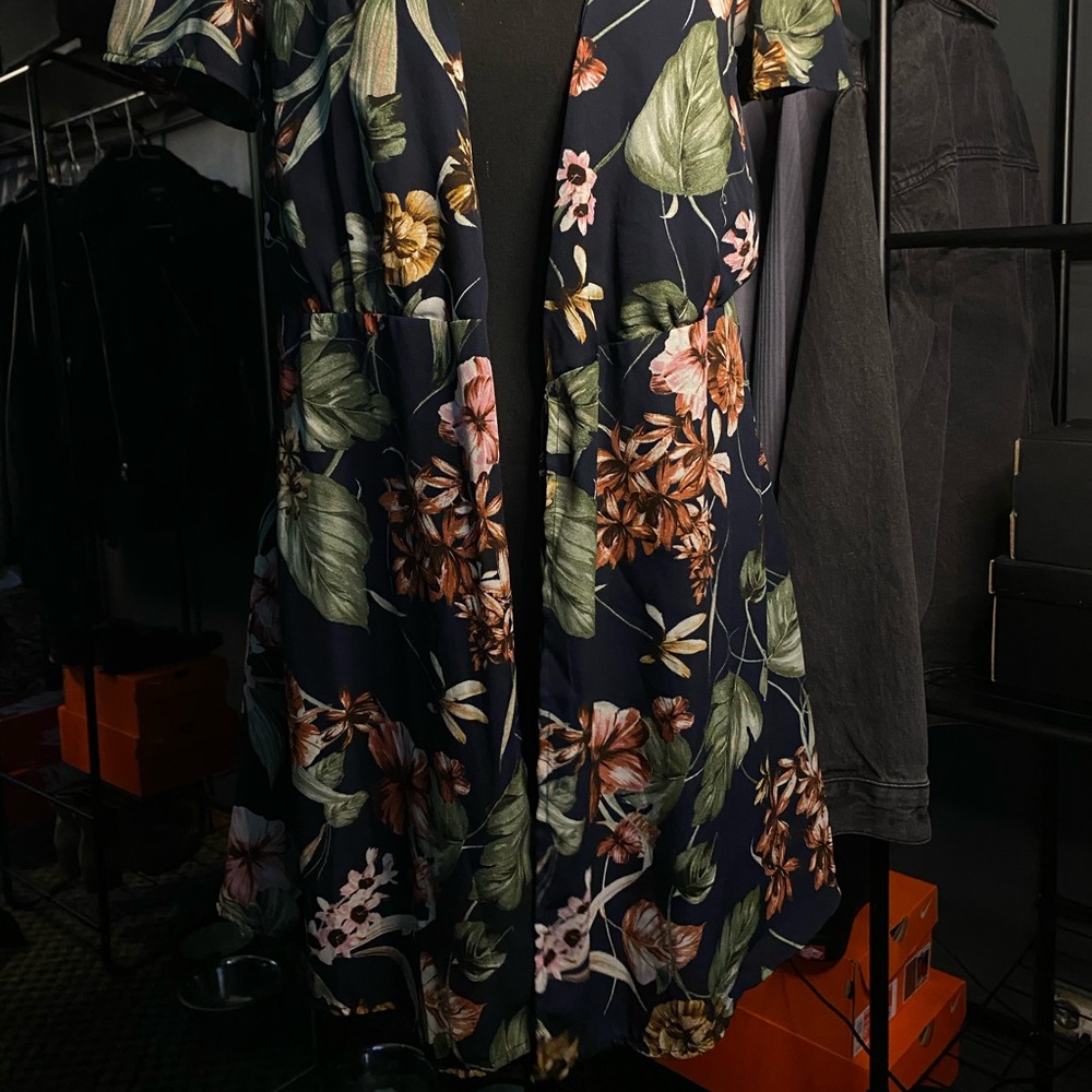 Wrap around dress - Picture 3 of 4